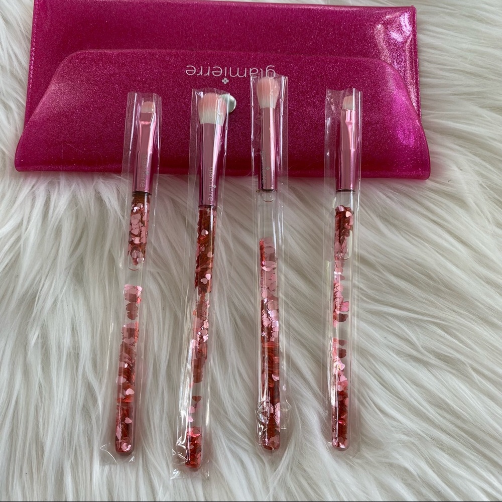 Glamierre Floating Hearts Brush Set